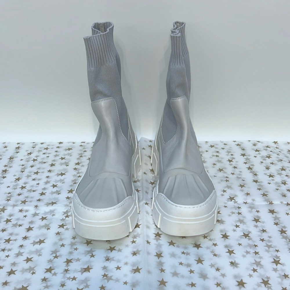 VIC MATIĒ Grey Combat Style Boots EU41/US10 New (S-40)